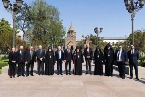 Католикос всех армян выразил благодарность президенту Грузии за возвращение 15 армянских военнопленных