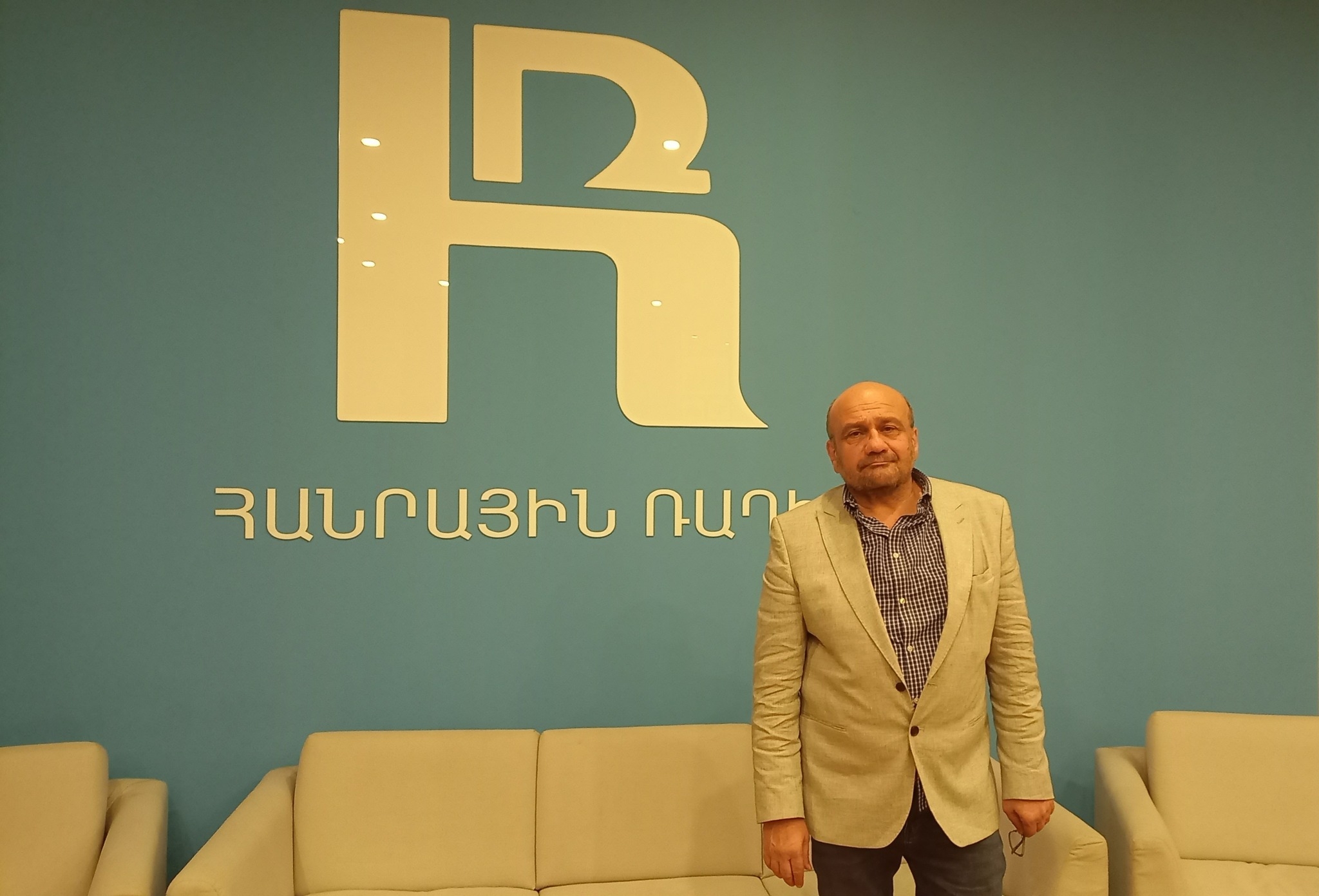 Հանրային հեռարձակողի խորհուրդը կարգապահական տույժ է կիրառել Հանրային ռադիոյի գործադիր տնօրեն Արմեն Քոլոյանի նկատմամբ Հանրային հեռարձակողի խորհուրդը կարգապահական տույժ է կիրառել Հանրային ռադիոյի գործադիր տնօրեն Արմեն Քոլոյանի նկատմամբ