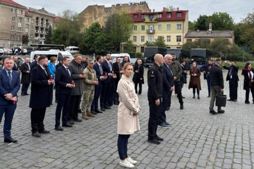 EU foreign ministers arrive in Ukraine to celebrate Europe Day