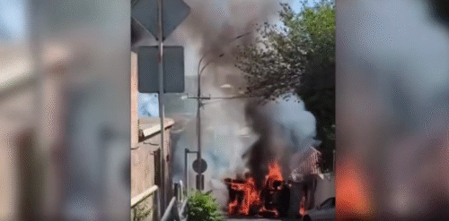 Խոշոր հրդեհ Երևանի կենտրոնում․ բախվել է չորս մեքենա ու բռնկվել