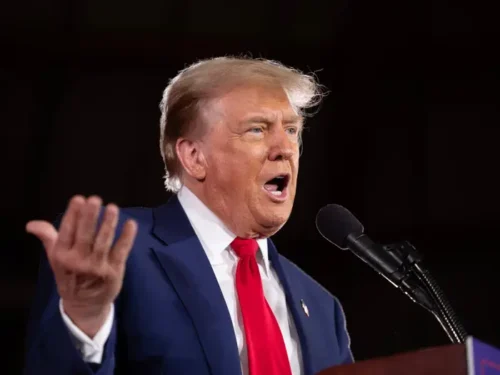 СМИ: Гостям самого богатого президента США в истории подали еду хуже, чем в самолете