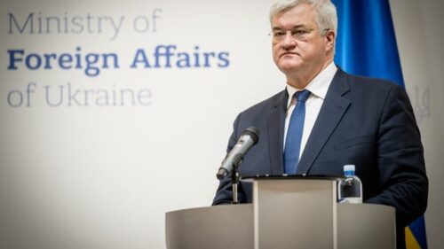 Глава МИД Украины: Мы работаем над организацией встречи Путина и Зеленского