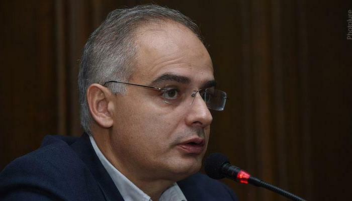Փաշինյանի և Քոչարյանի քաշքշուկից ազգը օգուտ չի ունենա, նրանց օրակարգերը թելադրված են արտաքին ուժերի կողմից. Լևոն Զուրաբյան Փաշինյանի և Քոչարյանի քաշքշուկից ազգը օգուտ չի ունենա, նրանց օրակարգերը թելադրված են արտաքին ուժերի կողմից. Լևոն Զուրաբյան