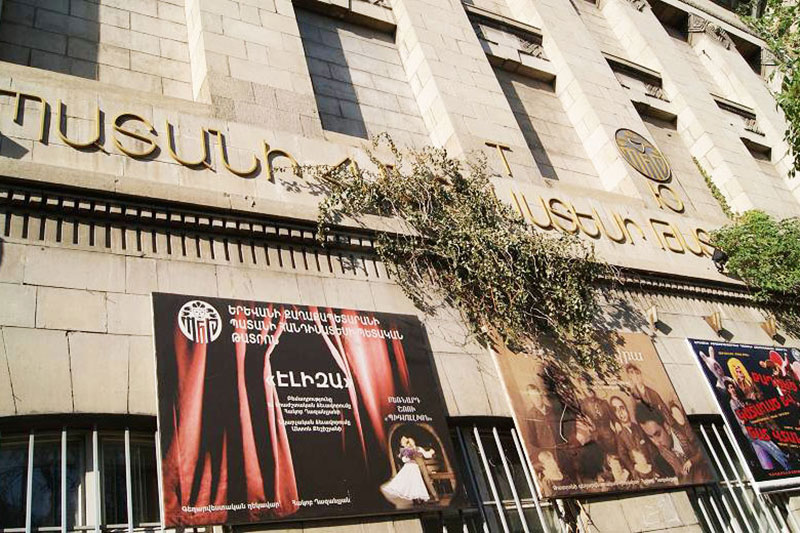 Պատանի հանդիսատեսի թատրոնի շենքի հիմնանորոգման և արդիականացման ծրագրի համար համայնքային բյուջեից կհատկացվի շուրջ 2 մլրդ ՀՀ դրամ, կոլեկտիվին կներկայացվի տնօրենի ԺՊ-ն․ քաղաքապետարան Պատանի հանդիսատեսի թատրոնի շենքի հիմնանորոգման և արդիականացման ծրագրի համար համայնքային բյուջեից կհատկացվի շուրջ 2 մլրդ ՀՀ դրամ, կոլեկտիվին կներկայացվի տնօրենի ԺՊ-ն․ քաղաքապետարան