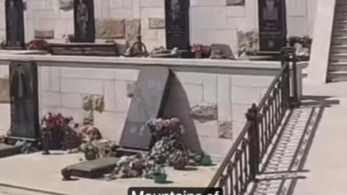 Братское кладбище Степанакерта продолжают осквернять