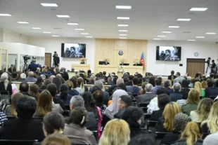 Բաքվում կայացել է Արցախի նախկին ղեկավարների շինծու գործով հերթական դատական նիստը. հարցաքննվել է Դավիթ Իշխանյանը (լուսանկարներ)