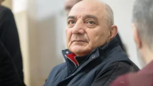 Բաքվում կայացել է Արցախի նախկին ղեկավարների շինծու գործով հերթական դատական նիստը. հարցաքննվել է Դավիթ Իշխանյանը (լուսանկարներ)