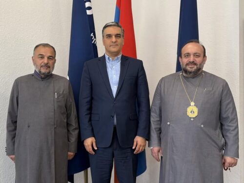 Татоян обсудил ситуацию в Сюнике и вопрос возвращения армянских пленных с главами епархий Армянской церкви Великобритании и Ирландии и Арцаха