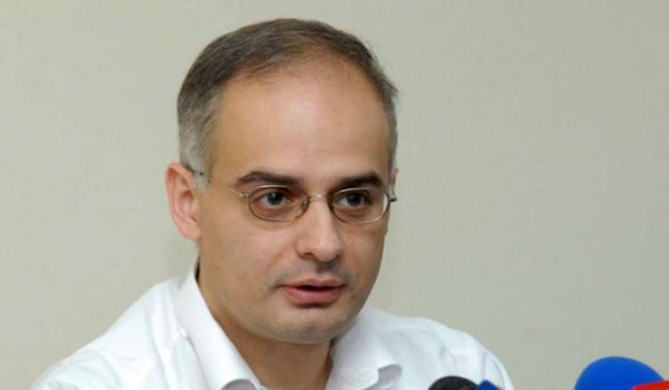 Левон Зурабян: Руль управления Арменией находится в руках невежественной и ненасытной пары Левон Зурабян: Руль управления Арменией находится в руках невежественной и ненасытной пары