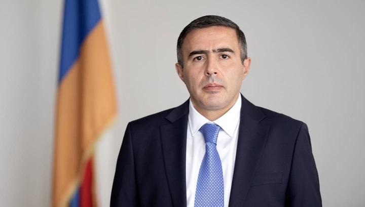 Մոտենում է արյան և թալանի մեջ մինչև գլուխը թաղված այդ սուբեկտի պատասխան տալու պահը․ Բագրատ Միկոյանը՝ Նիկոլ Փաշինյանին Մոտենում է արյան և թալանի մեջ մինչև գլուխը թաղված այդ սուբեկտի պատասխան տալու պահը․ Բագրատ Միկոյանը՝ Նիկոլ Փաշինյանին