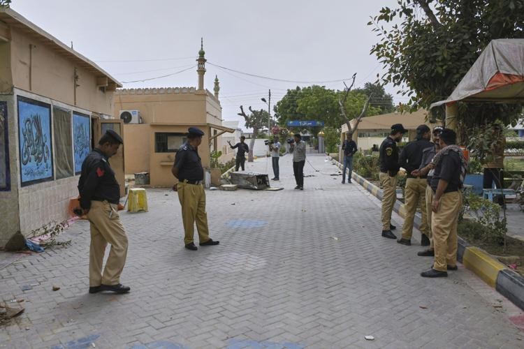 Earthquake ‘came to a help’: Prisoners escape from Pakistan jail Earthquake ‘came to a help’: Prisoners escape from Pakistan jail