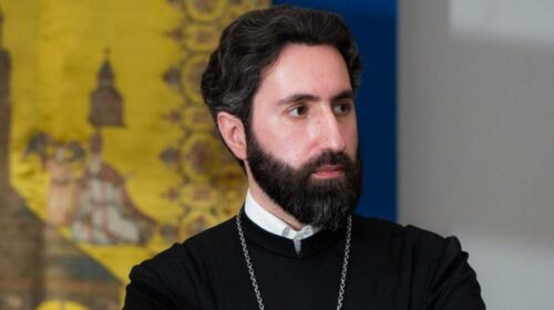Отец Асогик Карапетян: Безрассудно цитируя какие-то правила, вы остаетесь такими же невежественными людьми, более того, вы сами себя ставите в жалкое, уничижительное положение