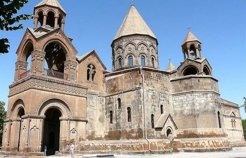 Նիկոլ Փաշինյանը և կինն իրենց պահում են դասական շանտաժիստների պես․ կաթողիկոսի դեմ պայքարը վերածվել է իշխանության համար պայքարի․ Взгляд Նիկոլ Փաշինյանը և կինն իրենց պահում են դասական շանտաժիստների պես․ կաթողիկոսի դեմ պայքարը վերածվել է իշխանության համար պայքարի․ Взгляд