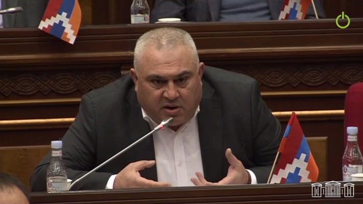Մեկ անձից գնումներ կատարելը կոռուպցիոն ռիսկ պարունակու՞մ է․ընդդիմադիր պատգամավորի և ֆինանսների նախարարի հարցուպատասխանը Մեկ անձից գնումներ կատարելը կոռուպցիոն ռիսկ պարունակու՞մ է․ընդդիմադիր պատգամավորի և ֆինանսների նախարարի հարցուպատասխանը