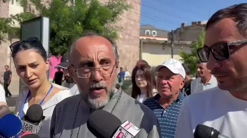 Архиепископ Микаэл Аджапахян переведен в изолятор СНБ