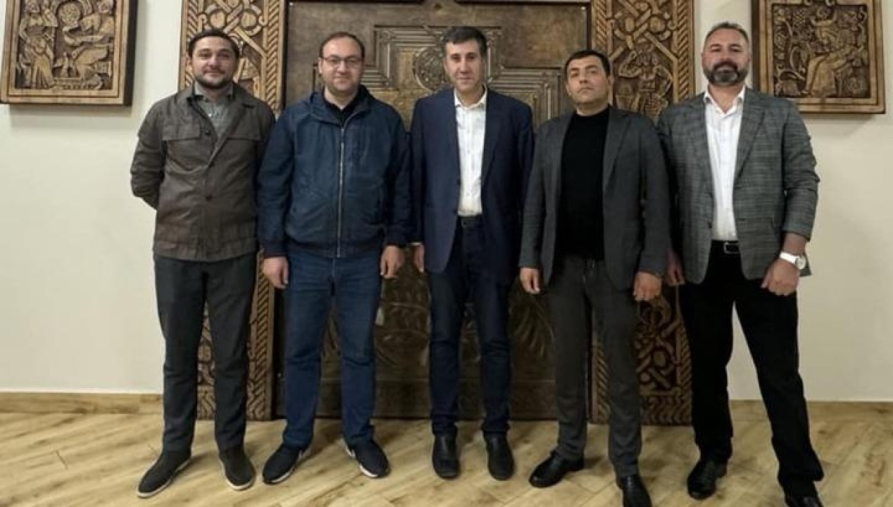 Իրավապաշտպաններն ահազանգում են ընդդիմադիր հայացքներ ունեցող քաղաքացիների տներում խուզարկությունների մասին Իրավապաշտպաններն ահազանգում են ընդդիմադիր հայացքներ ունեցող քաղաքացիների տներում խուզարկությունների մասին