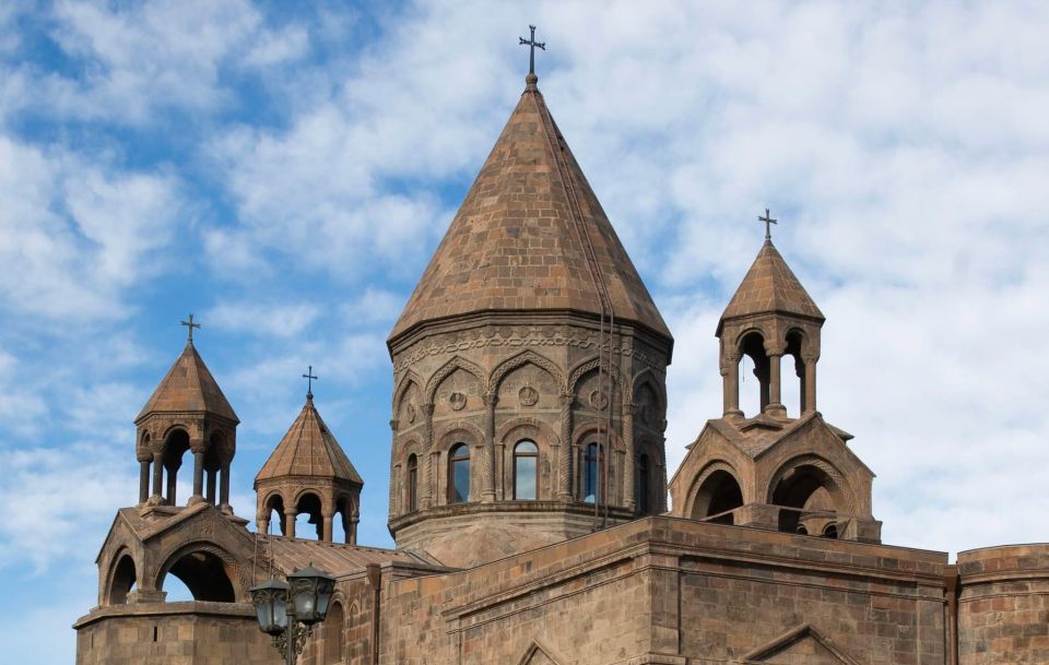 Հորդորում ենք ՀՀ իշխանություններին անհապաղ դադարեցնել ապօրինի գործողությունները․ Մայր Աթոռ Հորդորում ենք ՀՀ իշխանություններին անհապաղ դադարեցնել ապօրինի գործողությունները․ Մայր Աթոռ