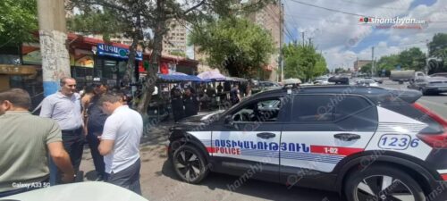 В результате инцидента в административном округе Аван также пострадал прохожий