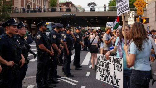 Anti-war protest held in New York in support of Iran