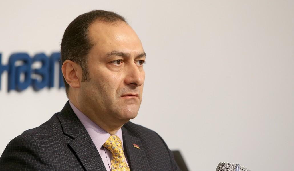 Արտակ Զեյնալյանը վայր է դրել Երևանի ավագանու մանդատը Արտակ Զեյնալյանը վայր է դրել Երևանի ավագանու մանդատը