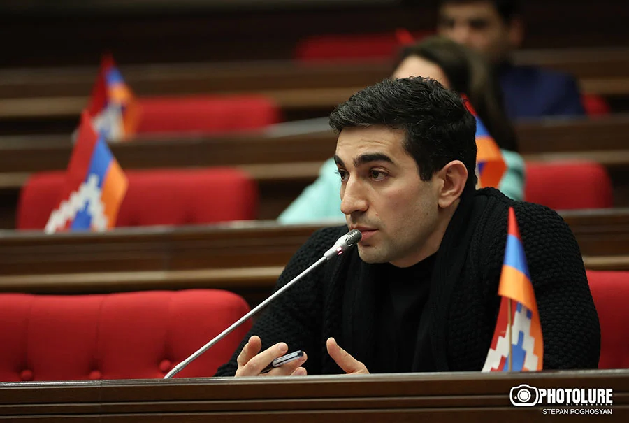 Երկու տարի անց դատախազությունը ստիպված ընդունեց՝ Լևոն Քոչարյանի նկատմամբ բռնությունը Երկու տարի անց դատախազությունը ստիպված ընդունեց՝ Լևոն Քոչարյանի նկատմամբ բռնությունը