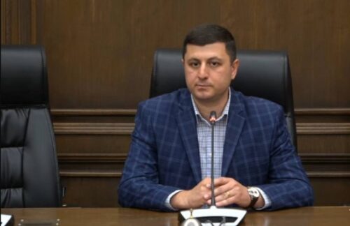Тигран Абрамян: Пашинян пытается предотвратить мобилизацию вокруг церкви, задержав Самвела Карапетяна