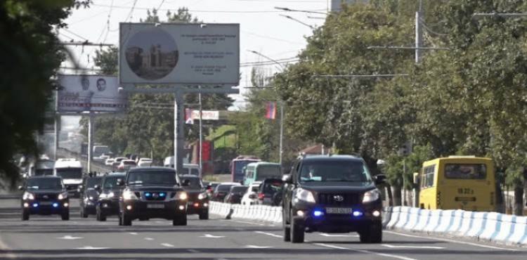 Փաշինյանի շարասյունը Սյունիքից վերադառնալիս ավտովթարի է ենթարկել քաղաքացու․ Հրապարակ Փաշինյանի շարասյունը Սյունիքից վերադառնալիս ավտովթարի է ենթարկել քաղաքացու․ Հրապարակ