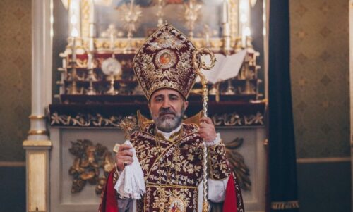 Предстоятель Армянской епархии Румынии: Призыв премьер-министра «освободить алтарь» на самом деле не что иное, как атака на духовный центр всех армян