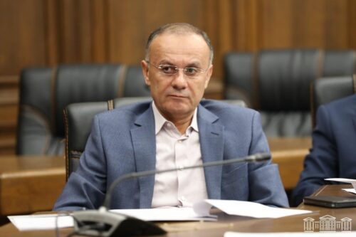 Оганян: Правящая фракция Республики Армения, будучи поставленной в известность о моей временной нетрудоспособности, организовала это шоу