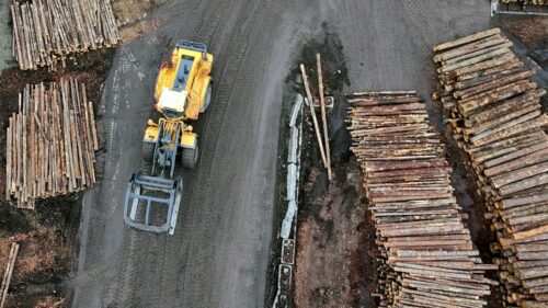 Trump threatens to impose 35% tariffs on Canadian goods