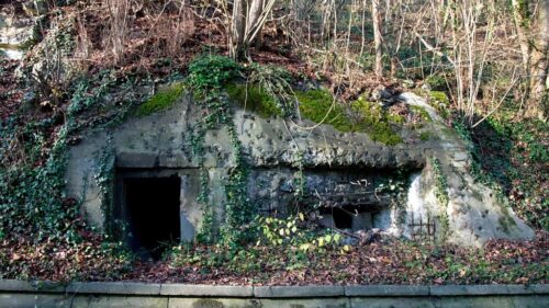 Swiss bunkers to be converted from cheese cellars and hotels into defense centers