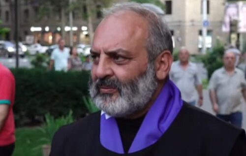 Ованнисян: В камерах задержанных по делу «Священной борьбы» проводятся жесткие обыски