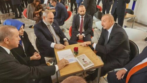 While Pashinyan attempts to satisfy Baku and Ankara, public dissatisfaction in Armenia grows, Nezavisimaya Gazeta writes