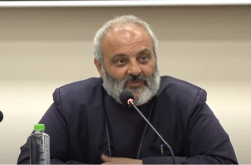 Зло, слушай внимательно: что бы ты ни собирался сделать, что бы ты ни хотел сделать, у тебя осталось совсем мало времени: архиепископ Баграт Пашиняну