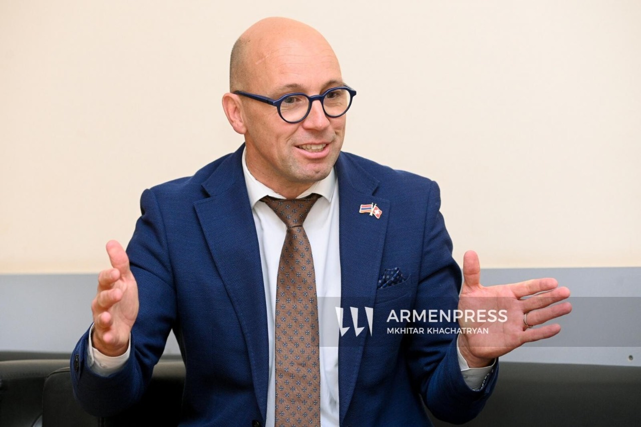 Лучше не питать больших иллюзий относительно намерений Азербайджана: швейцарский депутат Лучше не питать больших иллюзий относительно намерений Азербайджана: швейцарский депутат