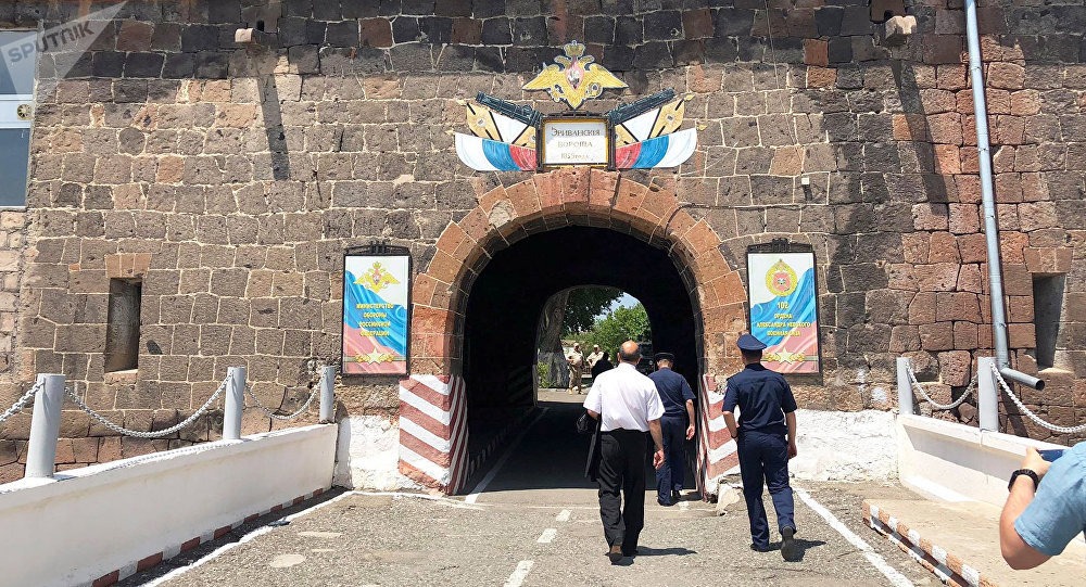 Ռուս զինծառայողը հրազենային վնասվածքով Գյումրի ԲԿ-ում է. ABCmedia-ին մանրամասներ են հայտնել Ռուս զինծառայողը հրազենային վնասվածքով Գյումրի ԲԿ-ում է. ABCmedia-ին մանրամասներ են հայտնել