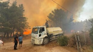 Անթալիան՝ կրակի ճիրաններում. Թուրքիայում զանգվածային տարհանումներ են