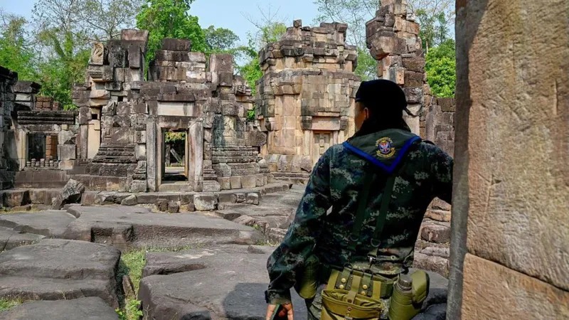 Armed clashes break out between Cambodia and Thailand Armed clashes break out between Cambodia and Thailand