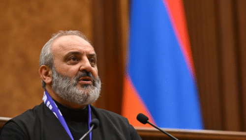 Hetq: Баграт Србазан подал иски против министра здравоохранения и ещё пяти лиц