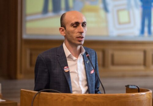 Նախաստորագրված փաստաթղթի պայմաններում անգամ հնարավոր է Արցախի հարցը օրակարգում պահել․ Արտակ Բեգլարյան 