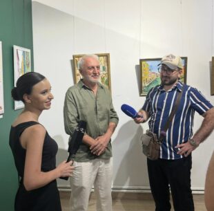 Պետք է պահպանենք արժանապատվության փաստաթուղթը, որի համար սերունդներ են կյանք տվել․ բացվեց Արամ Մանուկյանի ցուցահանդեսը 