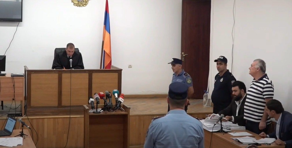 Ռուբեն Հակոբյանն ազատ կարձակվի դատական նիստերի դահլիճից Ռուբեն Հակոբյանն ազատ կարձակվի դատական նիստերի դահլիճից