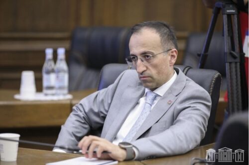 Атеист, сторонник вакцины «Гардасил» и борьбы с табакокурением: чем отличился назначенный министром Арсен Торосян?