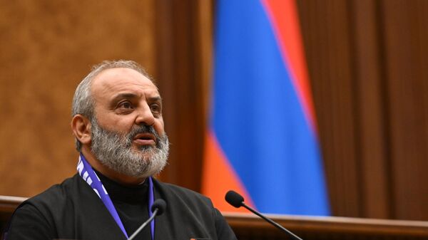 Ծանոթացա Սրբազան պայքարի գործով մեղադրական եզրակացությանը․ ավելի խղճուկ փաստաթուղթ չէի տեսել․ իրավապաշտպան Ծանոթացա Սրբազան պայքարի գործով մեղադրական եզրակացությանը․ ավելի խղճուկ փաստաթուղթ չէի տեսել․ իրավապաշտպան