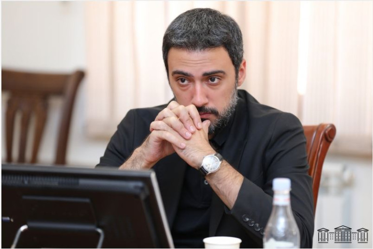 Ռուբեն Հակոբյանը կալանավորվել էր նույն մեղադրանքով՝ ինչ Սամվել Կարապետյանը և Միքայել Սրբազանը. Արամ Վարդևանյան Ռուբեն Հակոբյանը կալանավորվել էր նույն մեղադրանքով՝ ինչ Սամվել Կարապետյանը և Միքայել Սրբազանը. Արամ Վարդևանյան