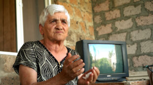 Ազնաբերդը սրտում, հուշերը՝ թոռների ապրելակերպում. նախիջևանցի քույրերը տուն գնալ են ուզում