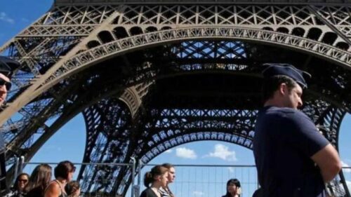 Teenagers arrested over planned attacks on Eiffel Tower and Jewish community
