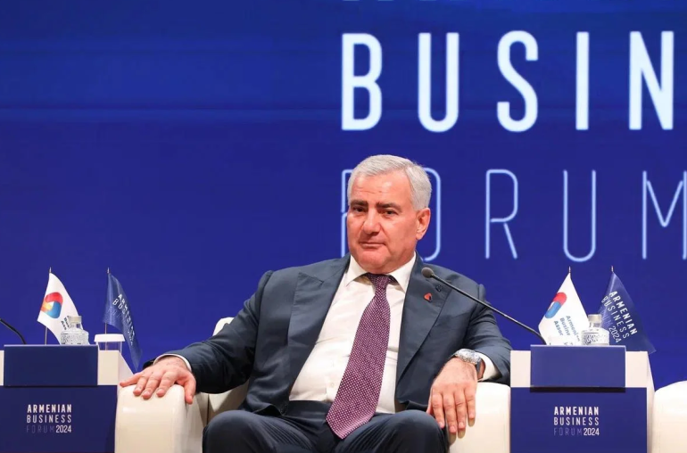 Կարապետյանների ընտանիքը պահանջում է, որ արբիտրաժային տրիբունալը պարտավորեցնի Հայաստանի Հանրապետությանը հատուցել արդեն իսկ հասցված, ինչպես նաև սպասվող վնասները Կարապետյանների ընտանիքը պահանջում է, որ արբիտրաժային տրիբունալը պարտավորեցնի Հայաստանի Հանրապետությանը հատուցել արդեն իսկ հասցված, ինչպես նաև սպասվող վնասները