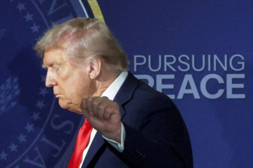 Трамп уволил министра финансов