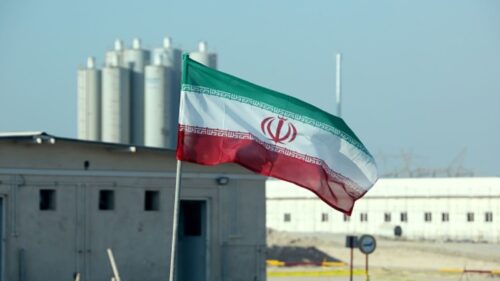 Russia and Iran sign nuclear power plant deal amid sanctions threat